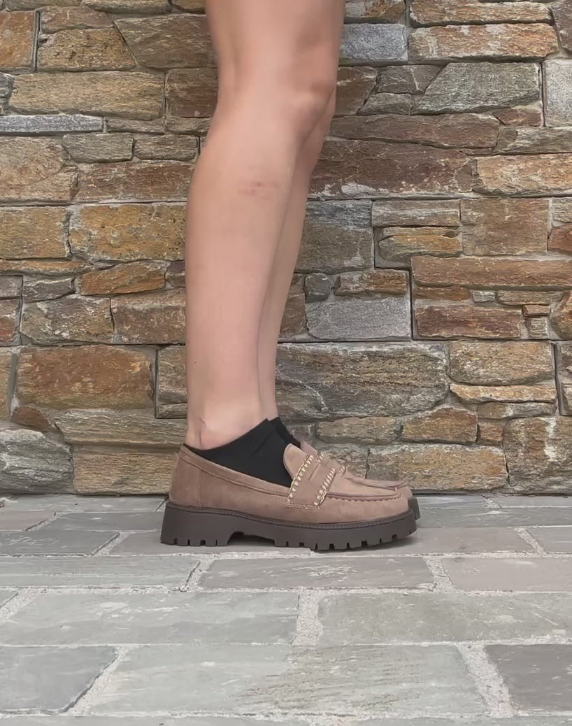 Mocassins en suédine à semelle crantée